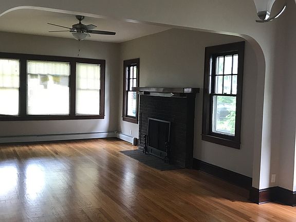 View of Family Room from DR