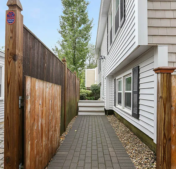 Left side entrance for both units.