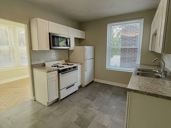 4th image of 3224-3226 Portis Ave #3226A