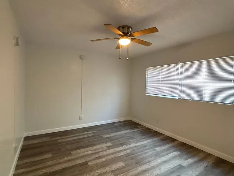 1745 Magnolia Ave — Photo 9