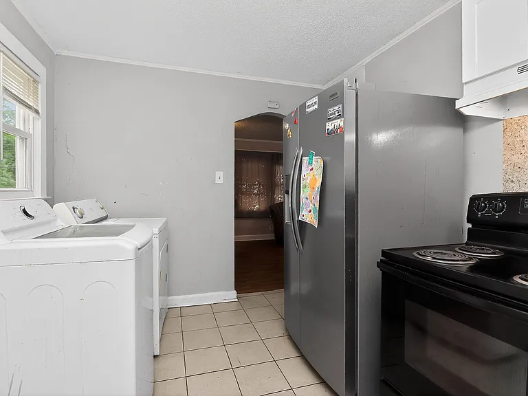 340 Clay St — Photo 22