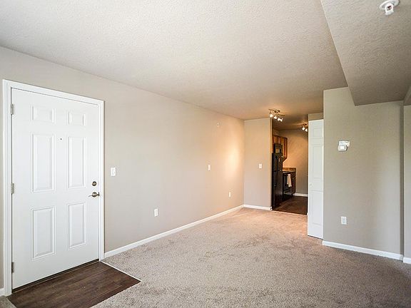 5th image of 1230 Missouri Ct APT 300