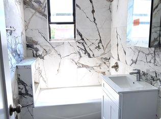 28-17 37th St #2F, Astoria, NY 11103