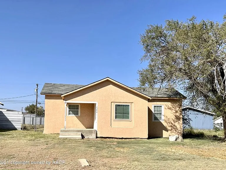 2204 SW 1st Ave — Photo 1
