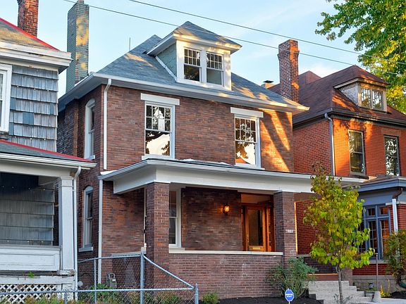 2nd image of 702 Oakwood Ave