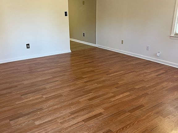 4th image of 383 Dixie Ct #383
