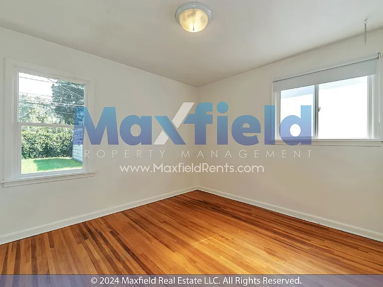 1525 E 2100 S — Photo 19