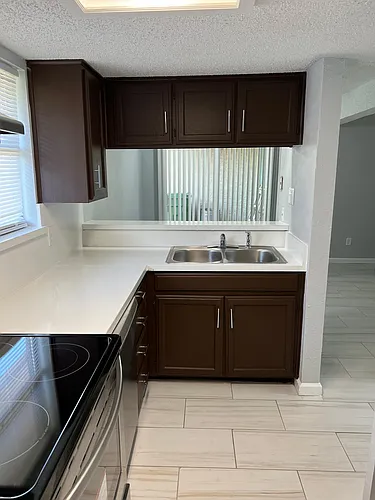 711 Harbour Town Dr Photo 1