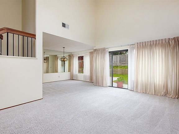4th image of 866 Gold Oak Ct