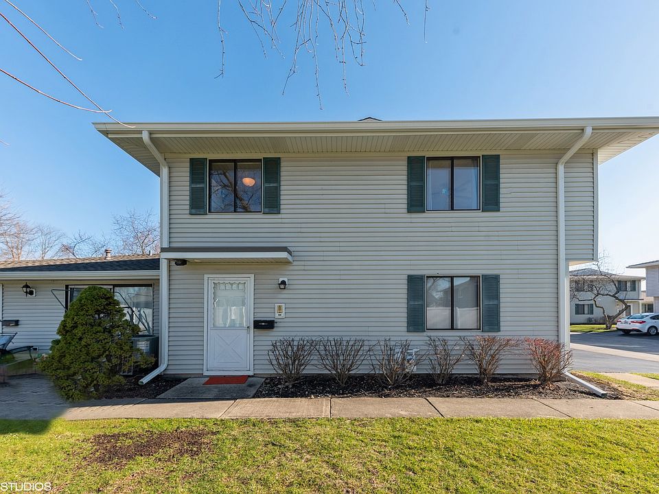 1st image of 1126 Quanset Ct #1126