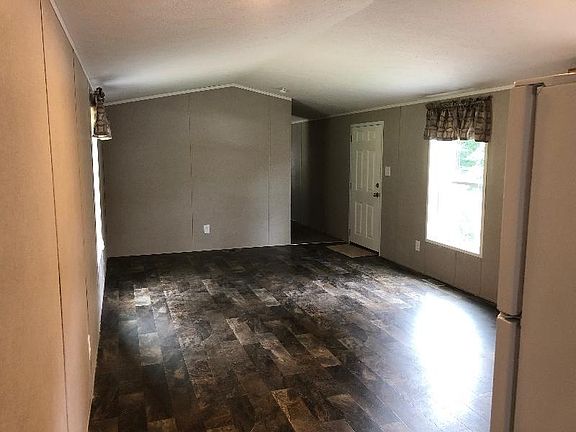 2nd image of 1017 Peachtree Ln