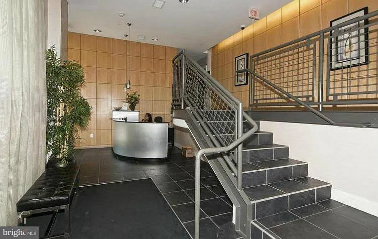 2020 12th St NW #Penthouse 10 — Photo 19