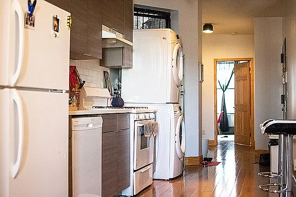 Rented by RENTBK LLC | media 23