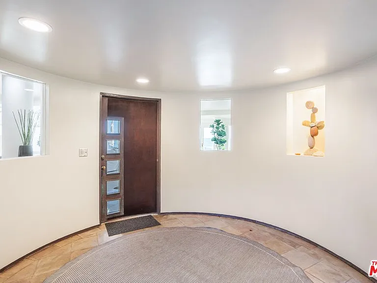 24456 Malibu Rd — Photo 26