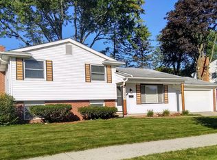 15353 Huff St, Livonia, MI 48154