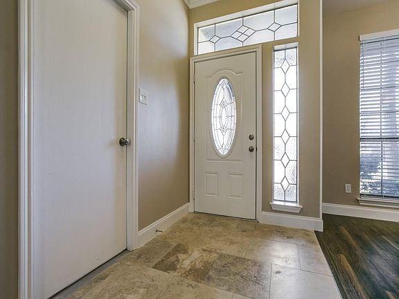 3rd image of 7028 Live Oak Dr
