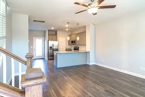 2 bed, 2.5 bath, 1214 sqft, $1,695 — Photo 4