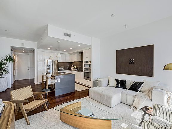 2nd image of 301 West Ave #2105