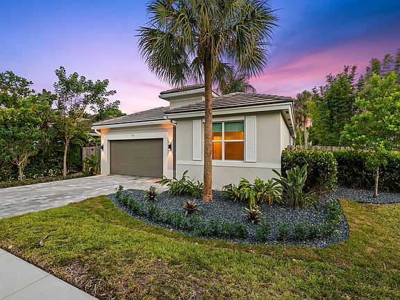 4th image of 632 NW 29th Court