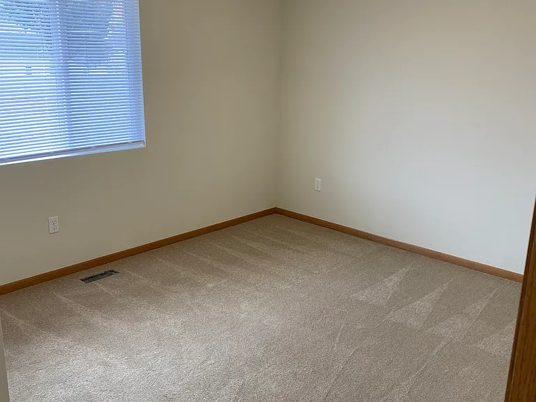 220 E Main St — Photo 7