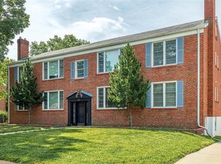 8124 Roxburgh Dr #2W, Saint Louis, MO 63105