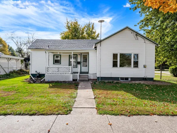 408 SW 4th St, Aledo, IL 61231