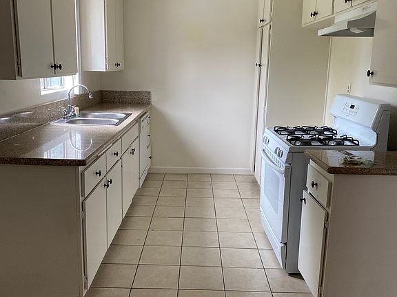2nd image of 15840 Sherman Way APT 5