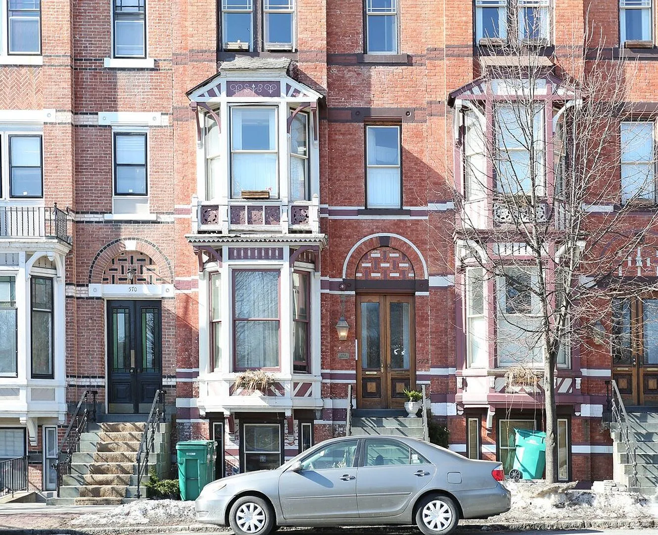 572 Madison Ave — Photo 1