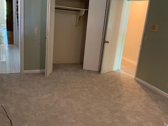 3rd image of 303 Sadler Ct