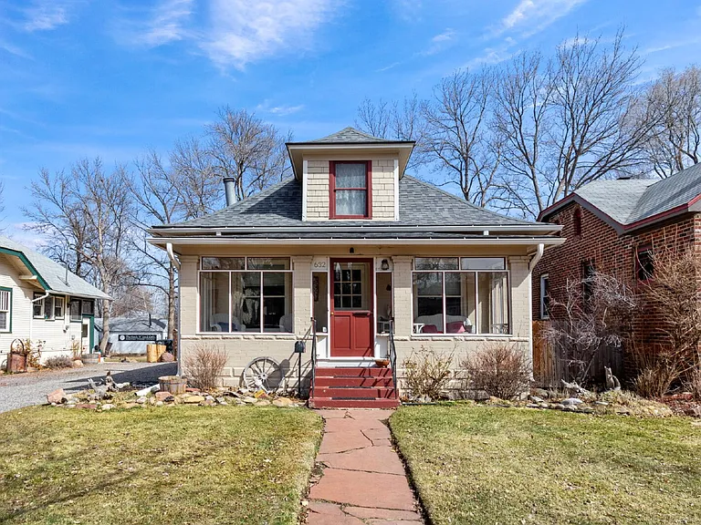 632 Bross St — Photo 5