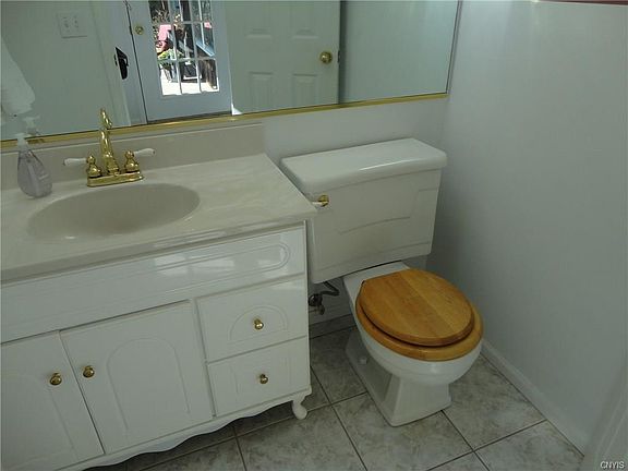 5th image of 7534 Glencrest Ave