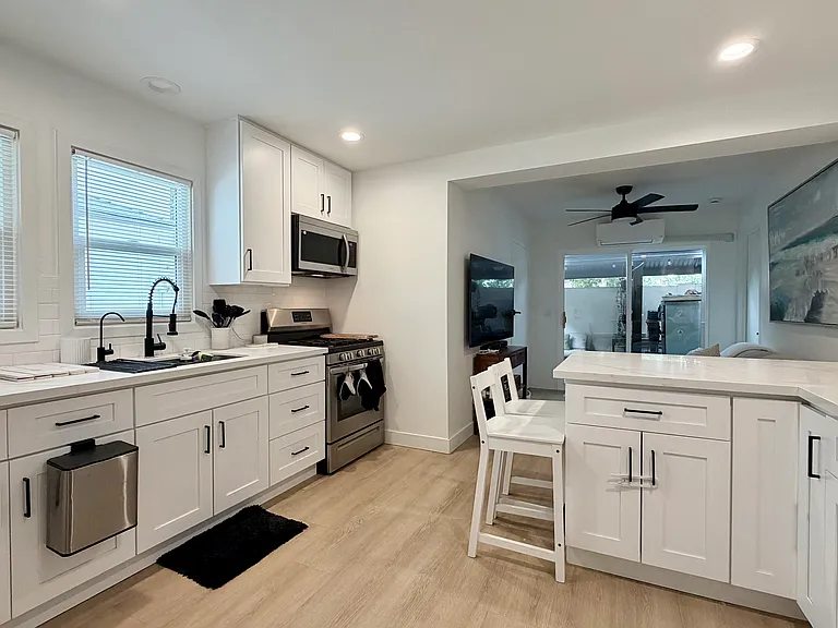 2265 E 3rd St — Photo 18