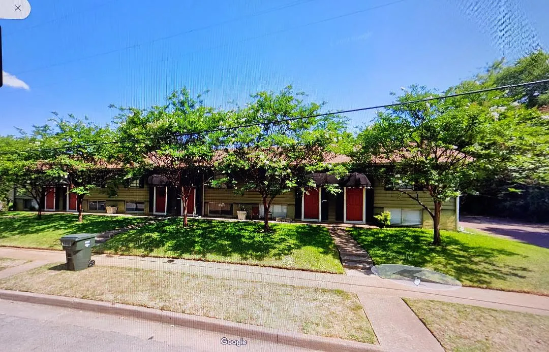 2 bed, 1100 sqft, $1,050 — Photo 1