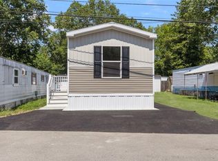 3 Foxtrot Dr, Charlestown, RI 02813