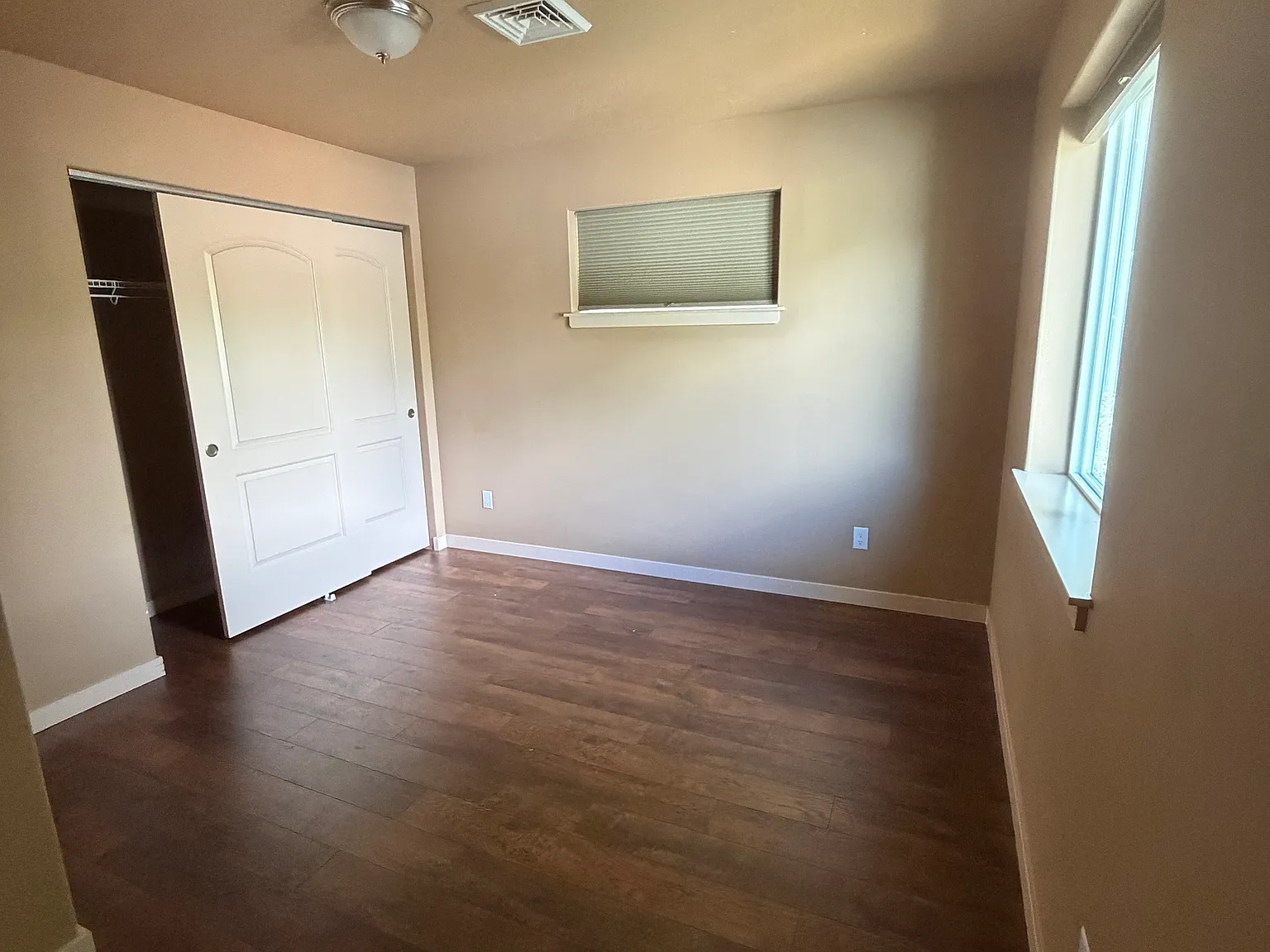 3 bed, 2.5 bath, 1588 sqft, $1,800 — Photo 4