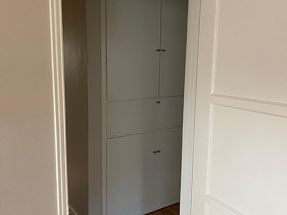 5th image of 1431 Barrington Way