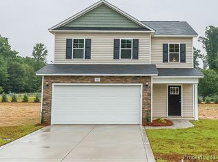 11 Finch Ln, Parkton, NC 28371
