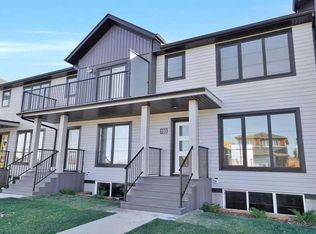 206 N Cambridge Way, Sylvan Lake, AB T4S 0V8