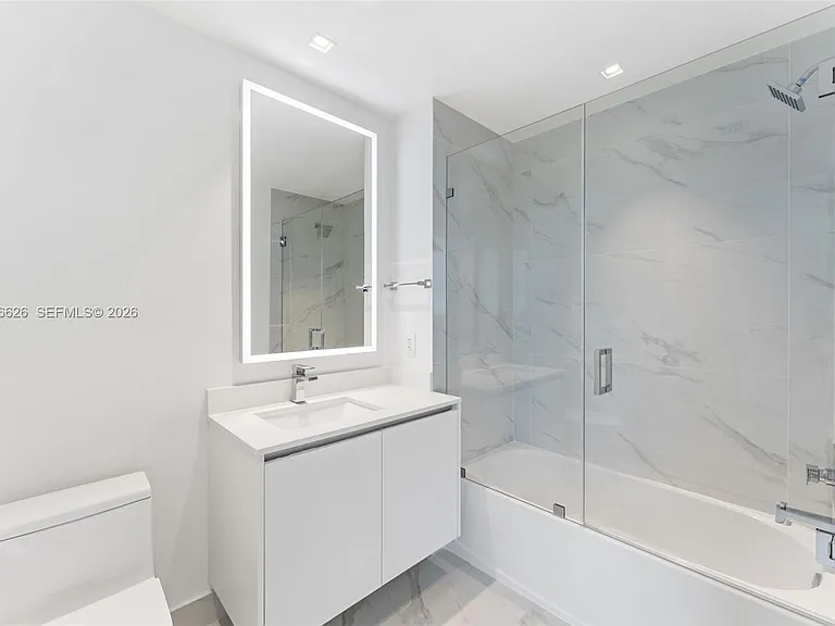 700 NE 24th St #5401 — Photo 25