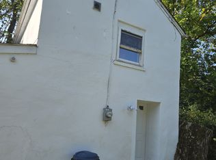 405 Levengood Rd, Douglassville, PA 19518