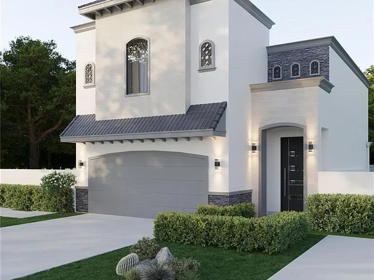 2222 Corales St — Photo 2