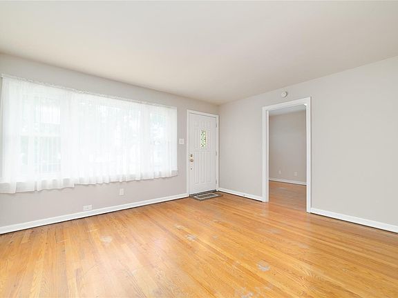 4th image of 4400 Boswell Ave