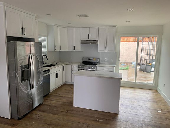4th image of 12748 Bromont Ave