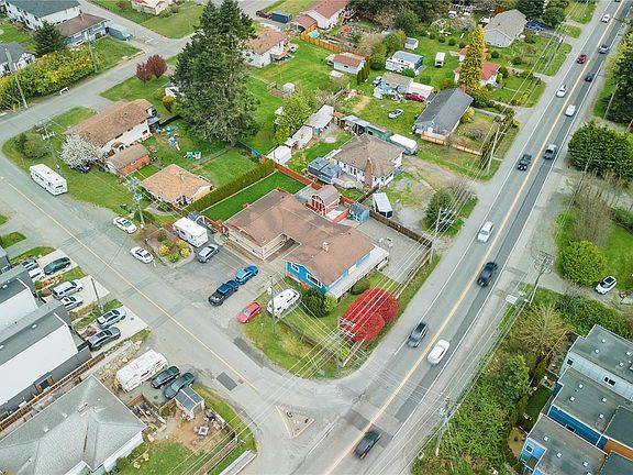 5th image of 6484 Sooke Rd