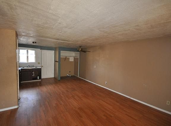 3rd image of 2416 Alder St APT A