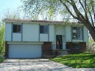 5117 Edinburgh St, Omaha, NE 68157