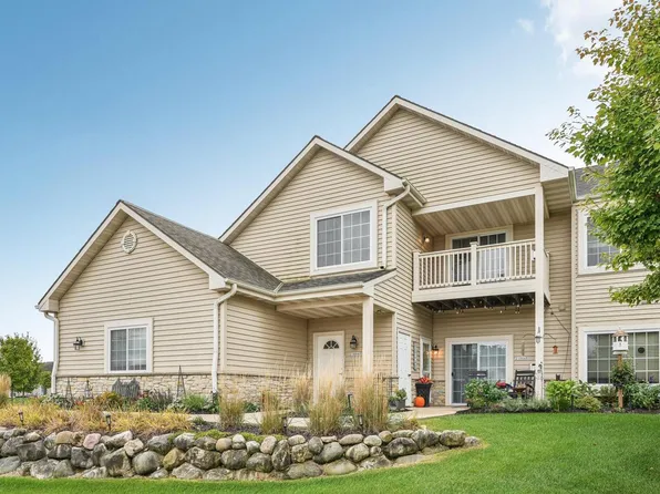 21864 North Weather Edge CIRCLE #A, Lannon, WI 53046