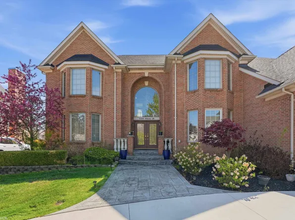 43340 Chester Dr, Sterling Heights, MI 48314