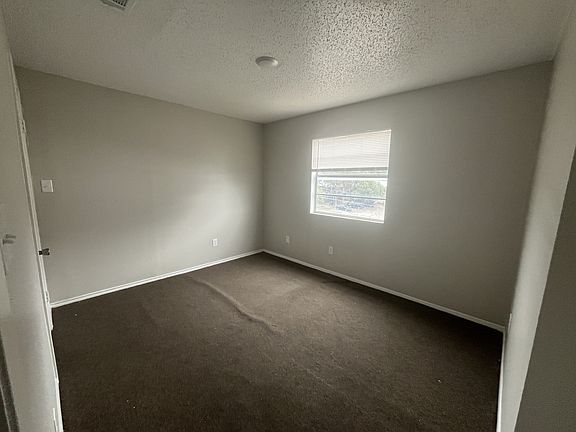 4th image of 606 Bracewood Cir APT D