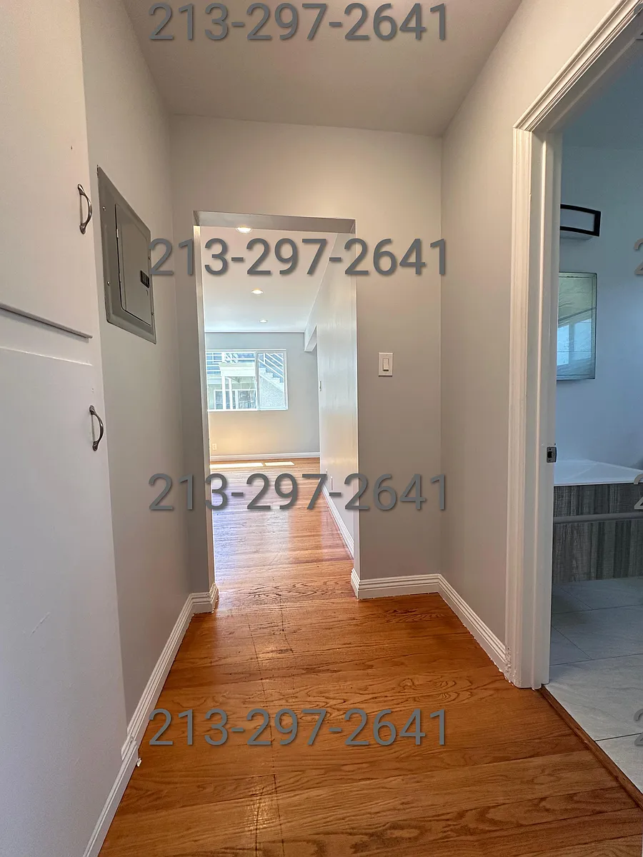 Building Photo - 966 Elden Ave #1